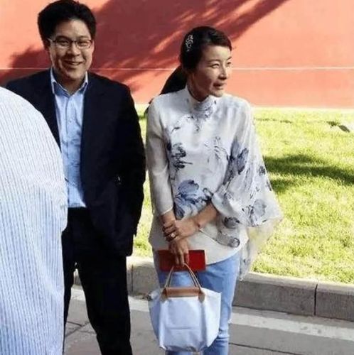 郭晶晶老公是谁，郭晶晶老公个人简(郭晶晶他老公是谁)