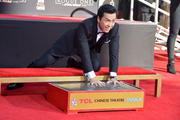 甄子丹好莱坞留手印图 甄子丹好莱坞留手印图