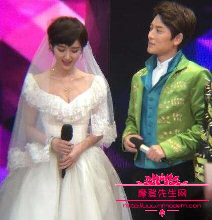 毛晓彤和陈翔的吻照照片(陈翔晒毛晓彤截图)