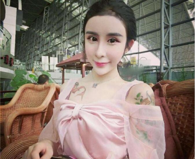 洪尧的牙也太假了吧是假牙吗?他是什么技术 洪尧的牙也太假了吧是假牙吗?他是什么技术