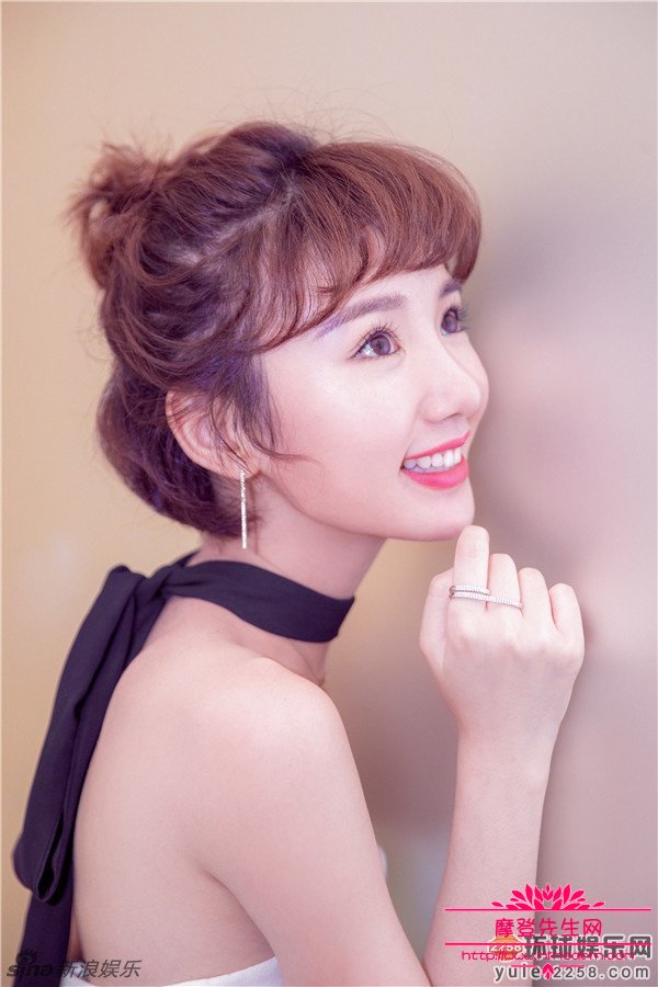 毛晓彤和陈翔的吻照照片(陈翔晒毛晓彤截图)