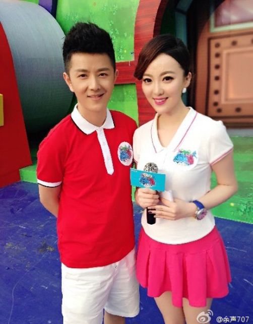 余声为什么喜欢穿短裙？余声性感短裙照片站