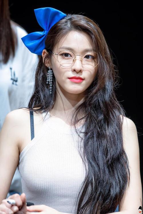 韩国性感女明星，金泰妍(金泰妍韩国人气)