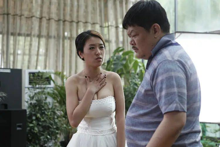 让子弹飞里的大胸女,让子弹飞删减