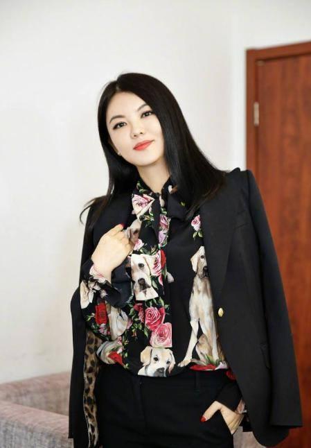 李湘的父母，李湘婚史(李湘父母资料简介)