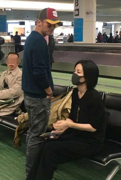 王菲怀孕流产谢霆锋哭 