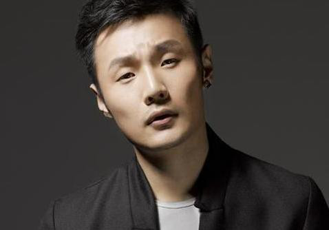 李荣浩的眼睛天生就这么小吗？李荣浩怎么出(李荣浩 小眼睛)