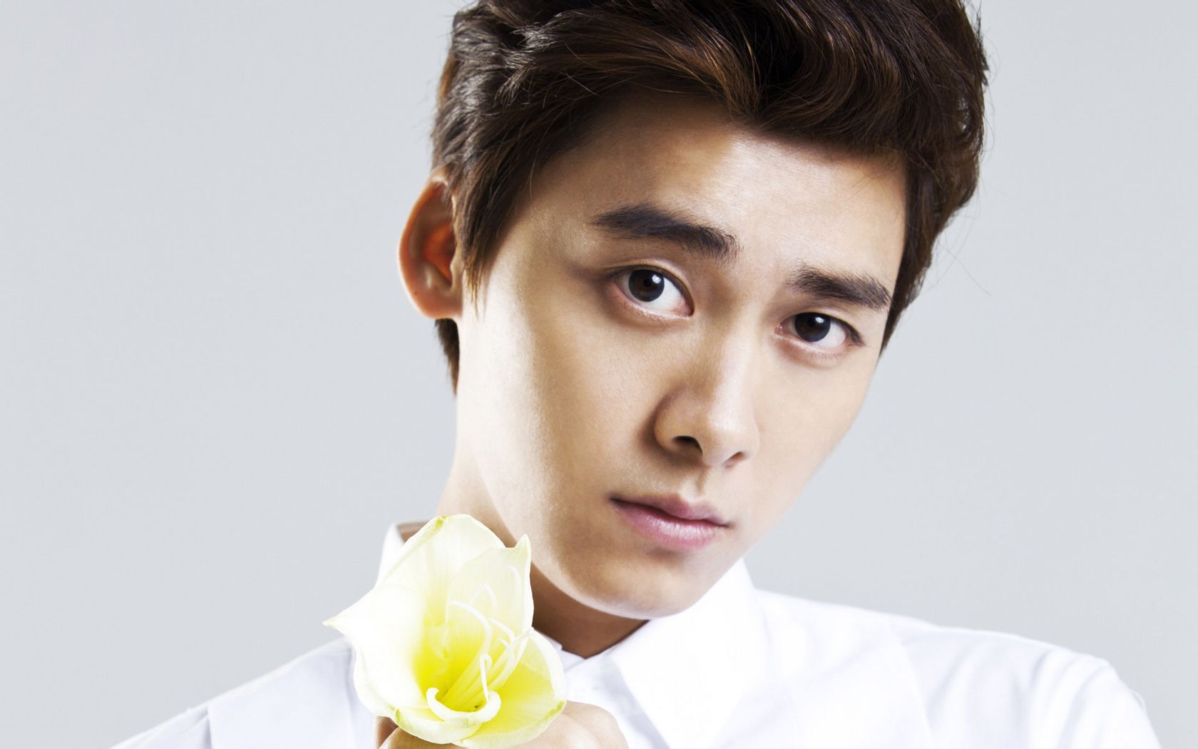 李易峰图片最帅的图片(李易峰图片最帅的图片 主题壁纸)