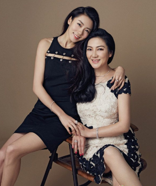 程晓玥的爸爸简介(程晓玥的妈妈是做什么的)