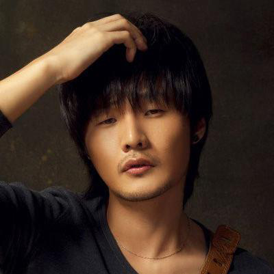 李荣浩的眼睛天生就这么小吗？李荣浩怎么出(李荣浩 小眼睛)