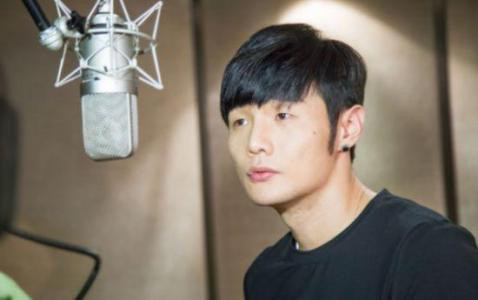 李荣浩的眼睛天生就这么小吗？李荣浩怎么出(李荣浩 小眼睛)