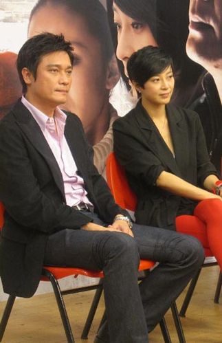 罗嘉良苏岩，罗嘉良接了几次婚(罗嘉良见苏岩第一面)