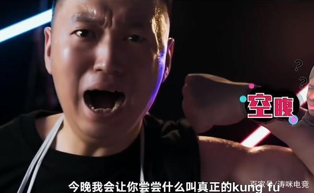 李连杰打向佐，李连杰师兄打向华强(李连杰跟向华强什么关系)