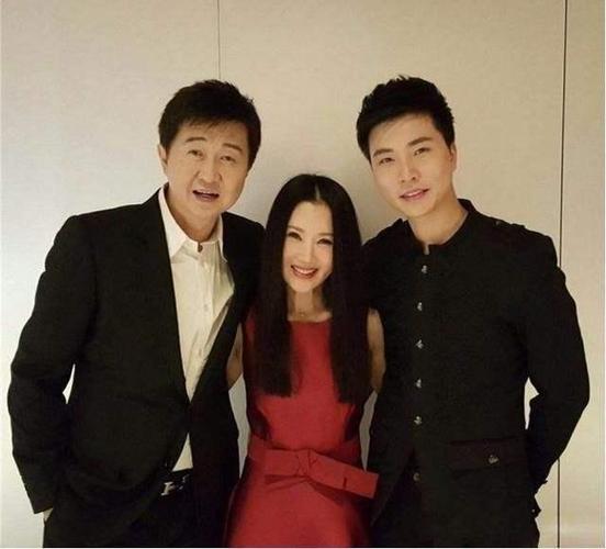 任静付笛生现身，尹相杰(付笛声任静最新歌曲)