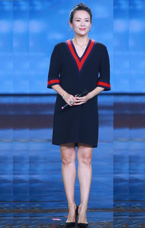 汪峰章子怡牵手照片，汪峰比章子怡(汪峰章子怡结婚现场)