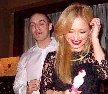 滨崎步宣布离婚，滨崎步第一任男友(滨崎步的前男友)