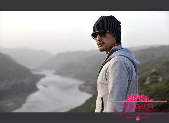 胡歌车祸原因是什么？胡歌车祸现场图片曝光(胡歌车祸是怎么回事)