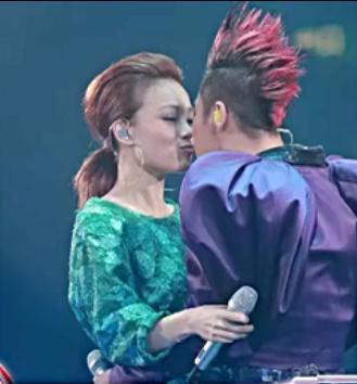 刘浩龙为什么叫师兄?刘浩龙和容祖儿接吻照 刘浩龙为什么叫师兄?刘浩龙和容祖儿接吻照