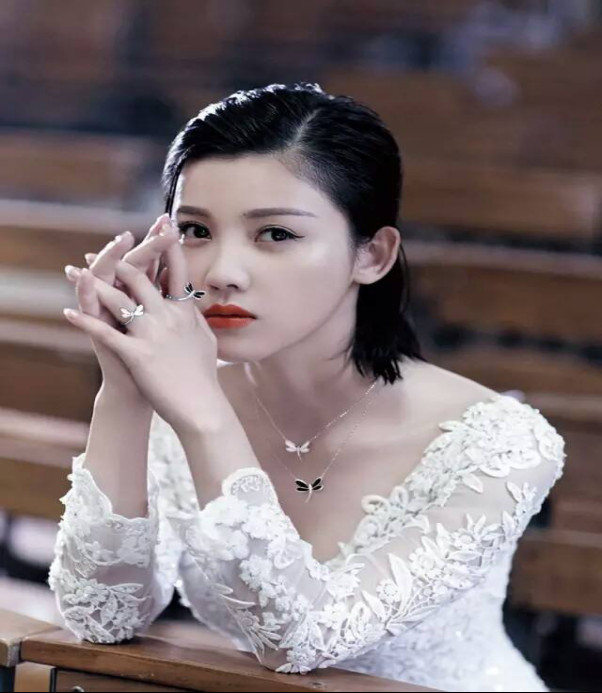 杨子姗是兜赤地包天吗？杨子姗整容前的样子