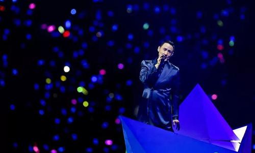 《吻别》作曲去世(吻别的原作词作曲是谁?)