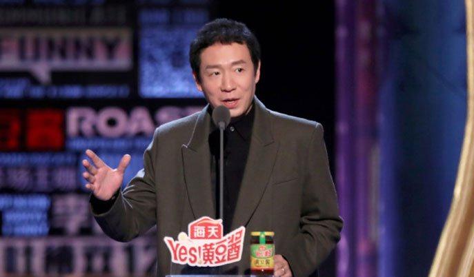 二手玫瑰梁龙为什么穿女装(二手玫瑰主唱梁龙出柜) 二手玫瑰梁龙为什么穿女装(二手玫瑰主唱梁龙出柜)