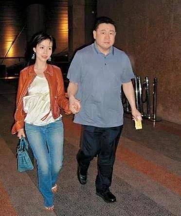 刘銮雄怎么玩关之琳的，高尔夫球多(刘銮雄关之琳 两个高尔夫球)