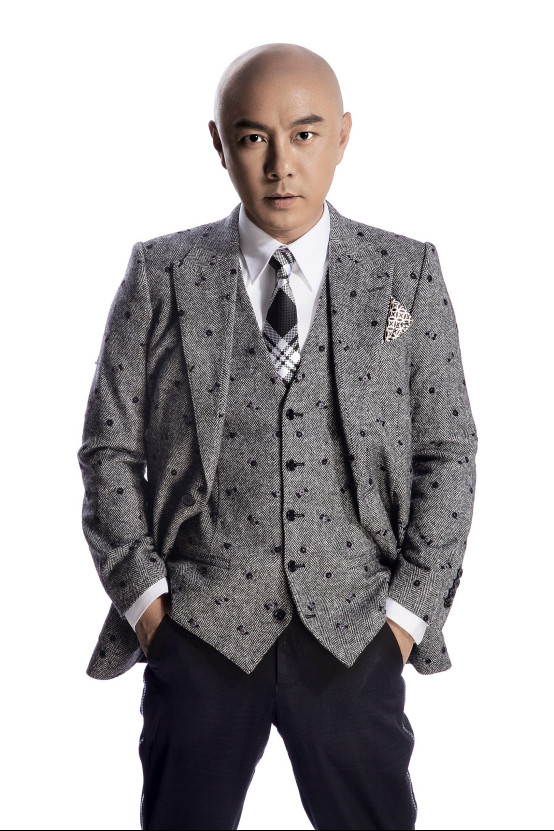 张卫健是张国荣的表弟吗？张卫健为什么叫d(张卫健的弟弟是谁)