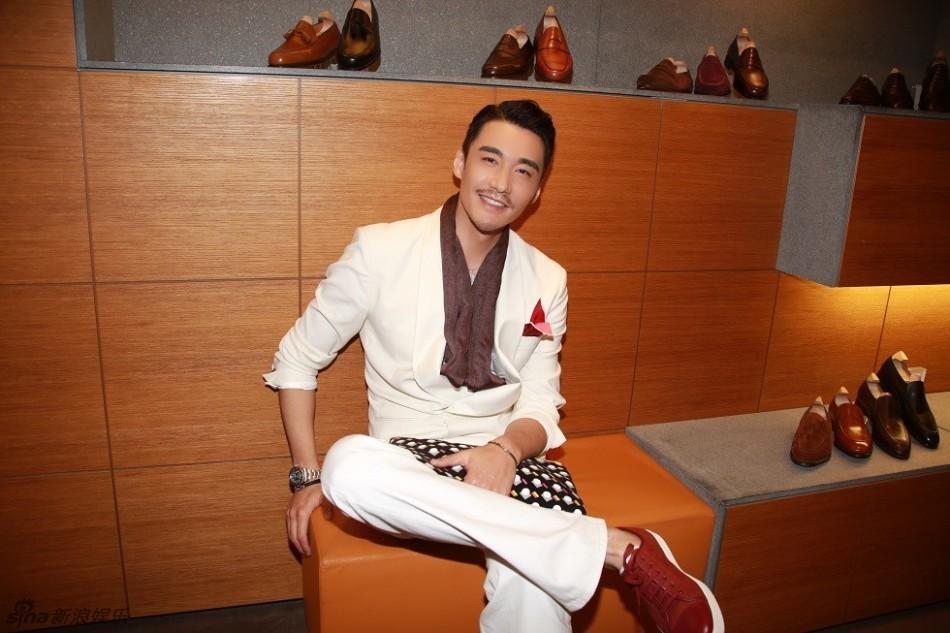 胡兵同性，胡兵感情史(胡兵的感情经历)