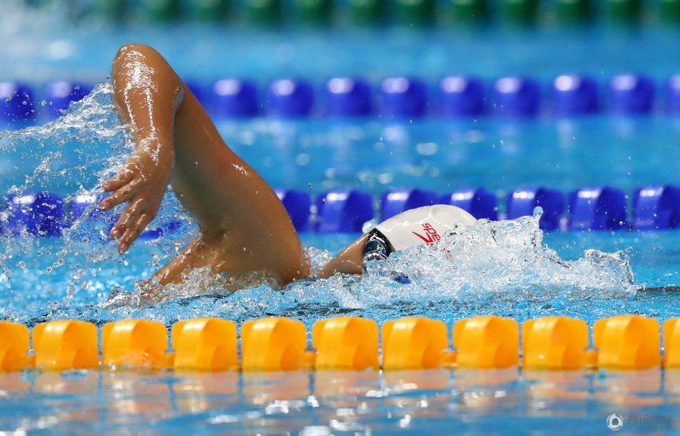 游泳女神童艾衍含身高将近1米7