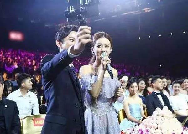 何炅和赵丽颖，赵丽颖何炅为何互删(何炅和赵丽颖在一起了吗)