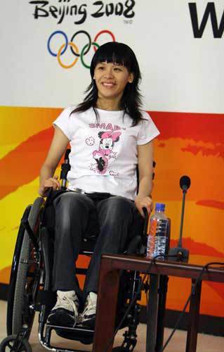 桑兰丈夫黄健,桑兰简历(桑兰年龄小老公黄健多少)