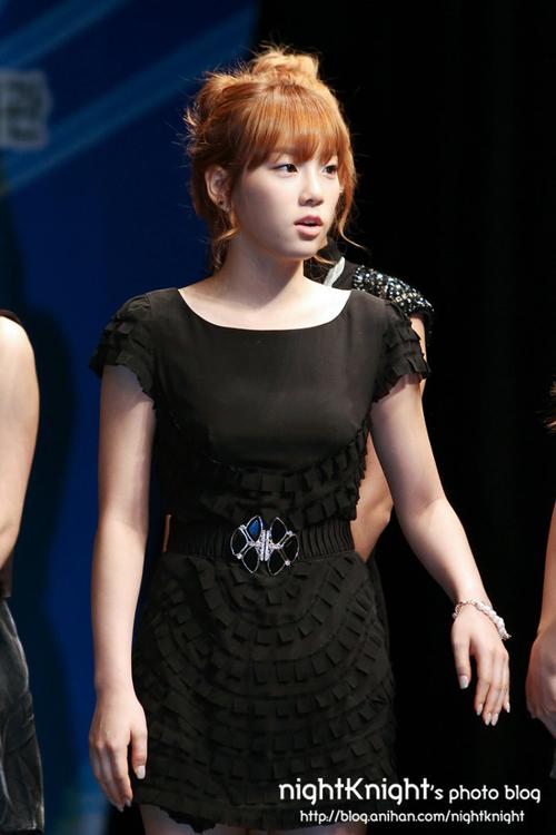 李允智，金希贞(韩国金智允)