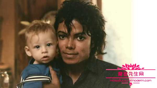 迈克杰克逊没鼻子照片(迈克尔杰克逊的鼻子是假的吗) 迈克杰克逊没鼻子照片(迈克尔杰克逊的鼻子是假的吗)