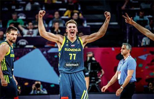 特雷杨和东契奇谁更强(特雷杨对比东契奇)