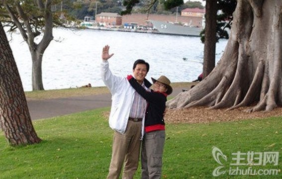 唐国强夫人杜丽是干什么?唐国强儿子是谁 唐国强夫人杜丽是干什么?唐国强儿子是谁