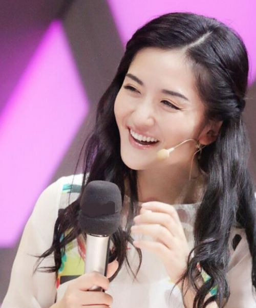 李小冉结婚谢娜怎么没去？谢娜书中三个闺蜜