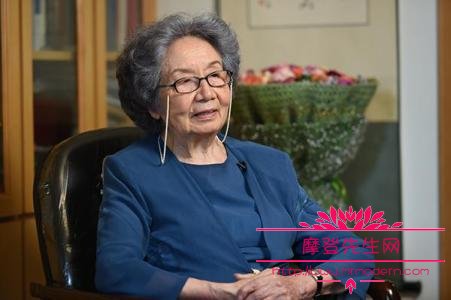 叶嘉莹为什么叫先生？叶嘉莹的丈夫赵东荪照(叶嘉莹先生在世吗)