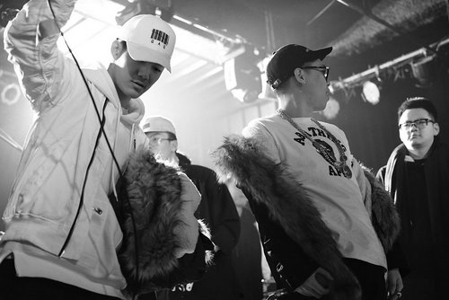 红花会弹壳女朋友照片(红花会弹壳结婚照片)