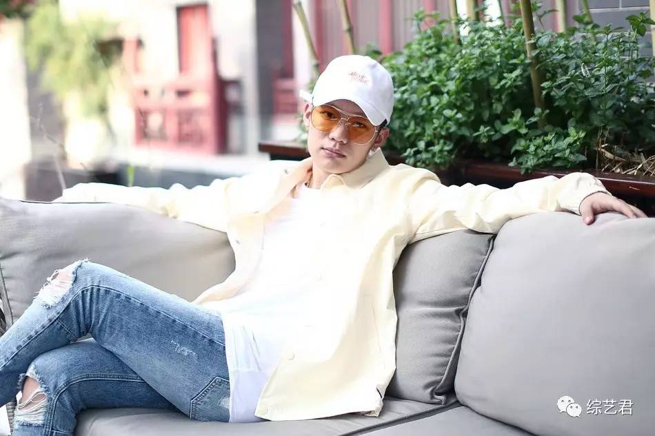 红花会丁飞怎么那么有钱？丁飞现在女朋友是