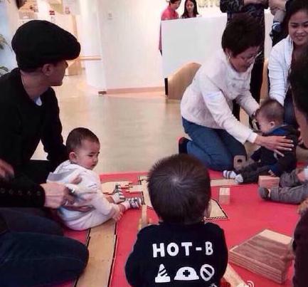 杨幂女儿小糯米好丑照片(小糯米照片杨幂哭)