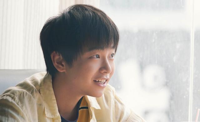 彭昱畅与片方解约，彭昱畅承认恋情(彭昱畅发文承认恋情)