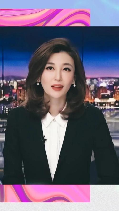 海峡两岸主持人李红，李红台湾事件(李红又主持海峡两岸了)