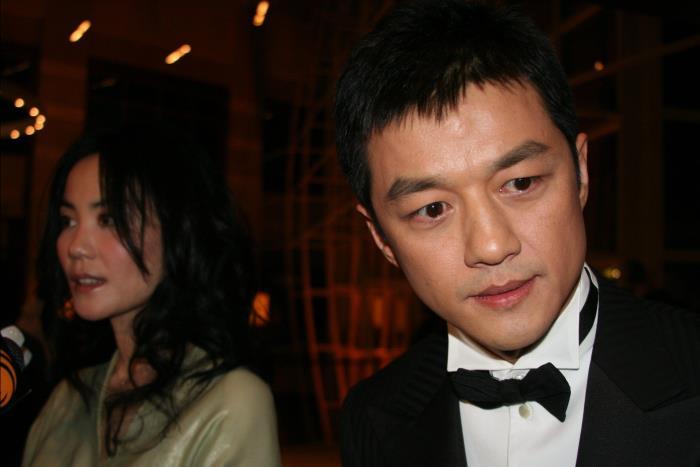 李亚鹏和王菲为什么离婚，王菲为什(王菲李亚鹏离婚了吗)