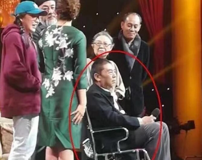 李靖飞脑溢血导致做轮椅了吗 李靖飞脑溢血导致做轮椅了吗