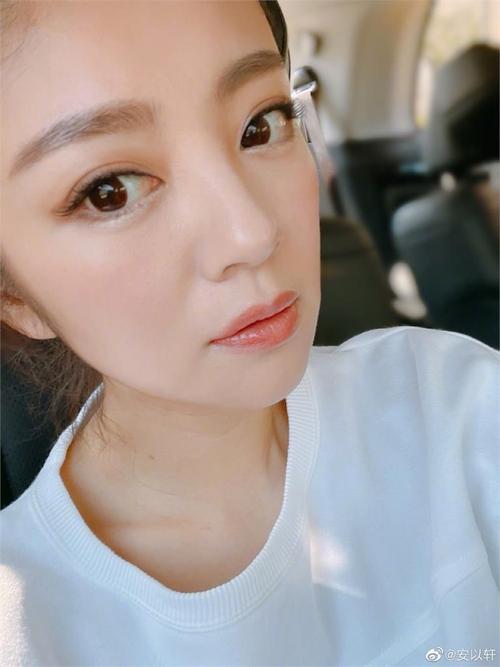 安以轩新浪微博，吕一微博(安以轩最新微博图片)