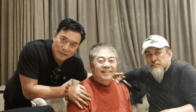 李靖飞脑溢血导致做轮椅了吗 李靖飞脑溢血导致做轮椅了吗