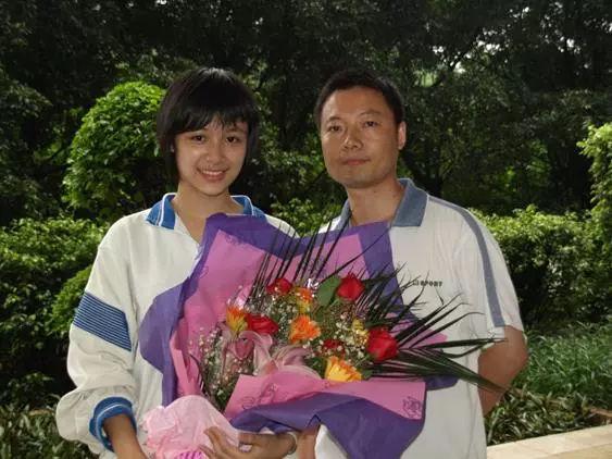 池舒欣，王小峰