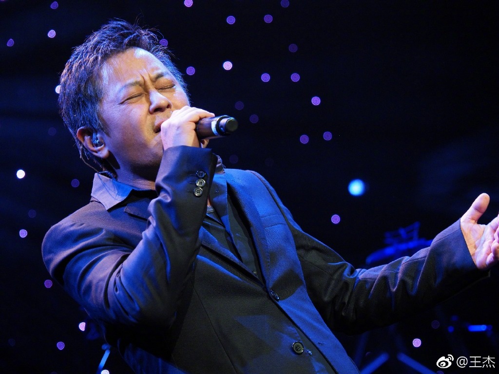 王杰哪年嗓子坏的(王杰嗓子是怎么回事)