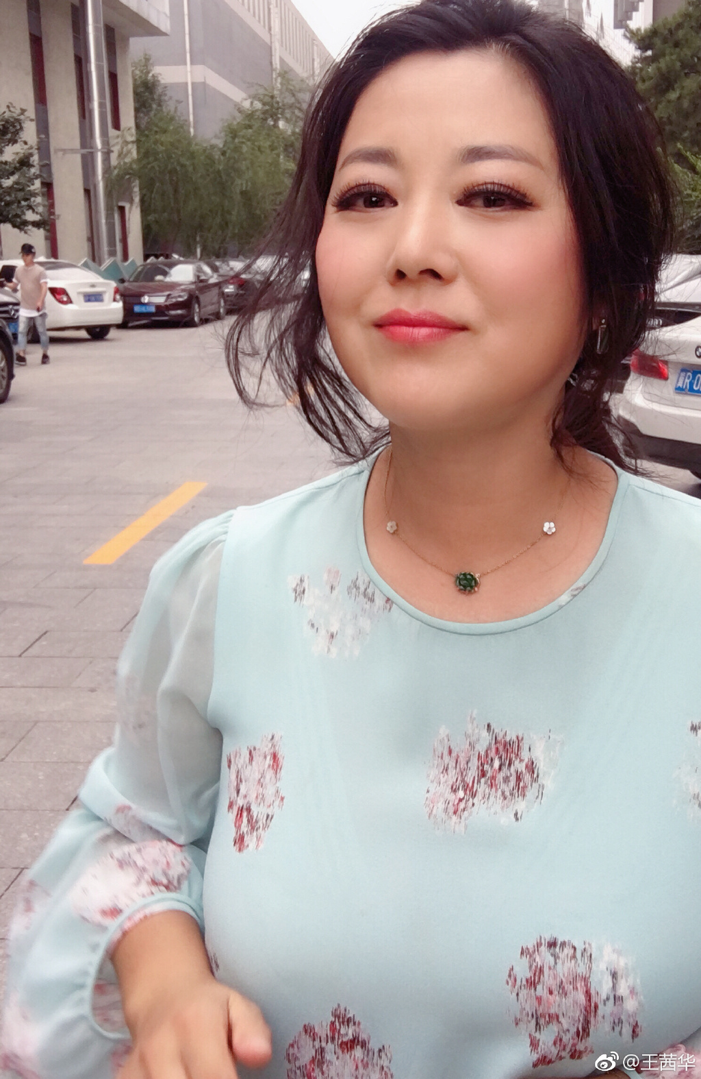 王茜华到底得了什么病变胖了?王茜华老公沈 王茜华到底得了什么病变胖了?王茜华老公沈