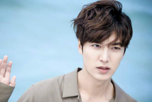 韩经纪人车祸身亡,韩国偶像车祸身(韩国明星出车祸)